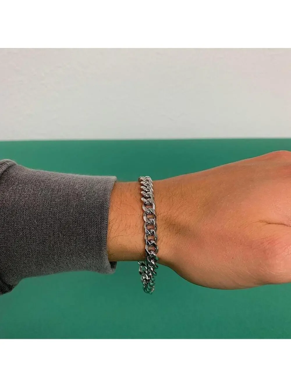 Y2k Vintage style Silver color Cuban Link bracelet. Cool design. Nice quality